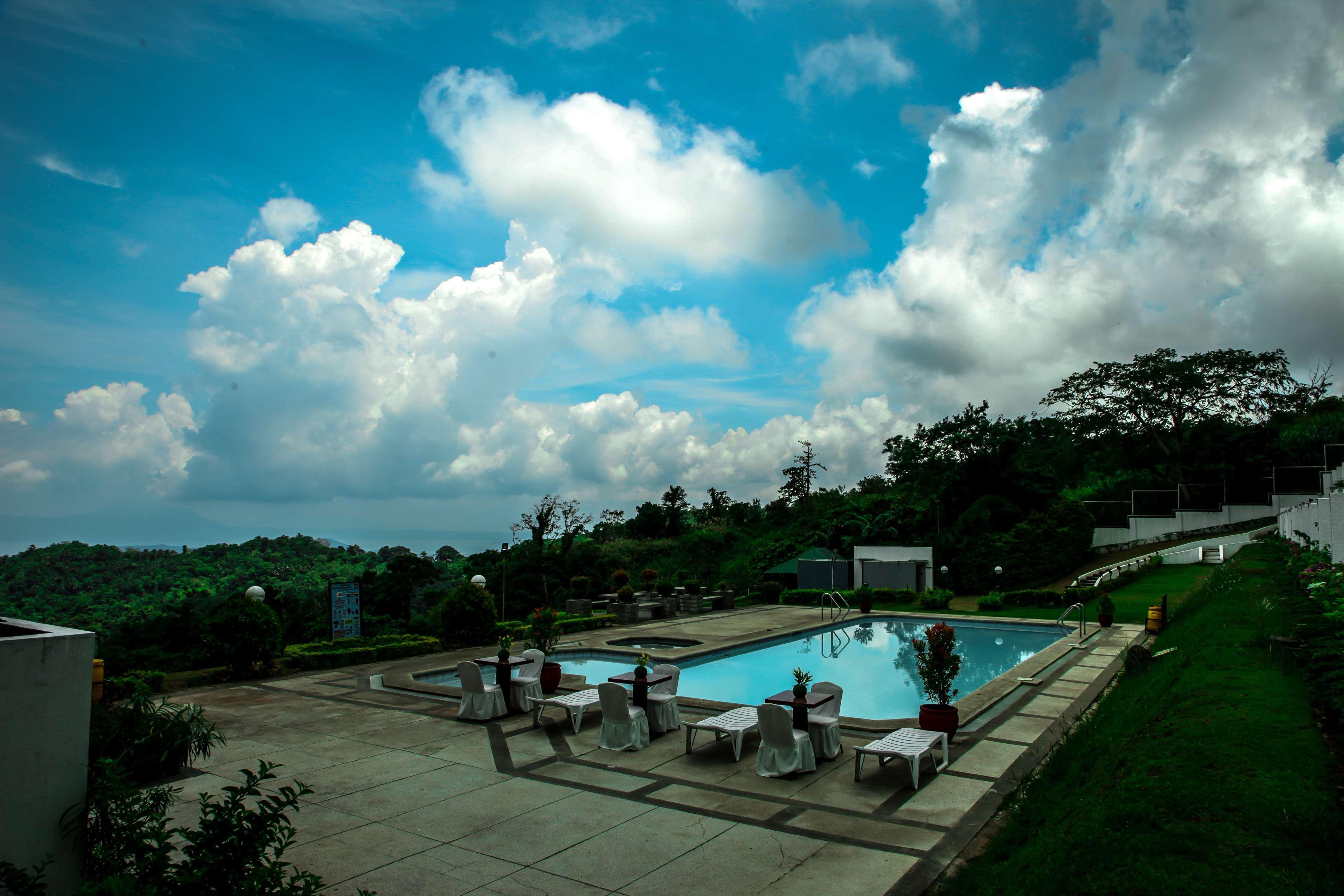 Days Hotel Tagaytay Tagaytay City Exterior photo